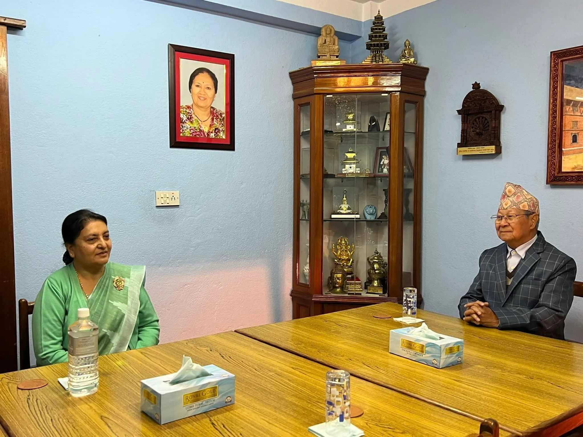 अचानक बिजुक्छेँ निवास पुगेकी राष्ट्रपति भण्डारीले भनिन्- ‘मलाई माइती आएजस्तै लागेको छ’