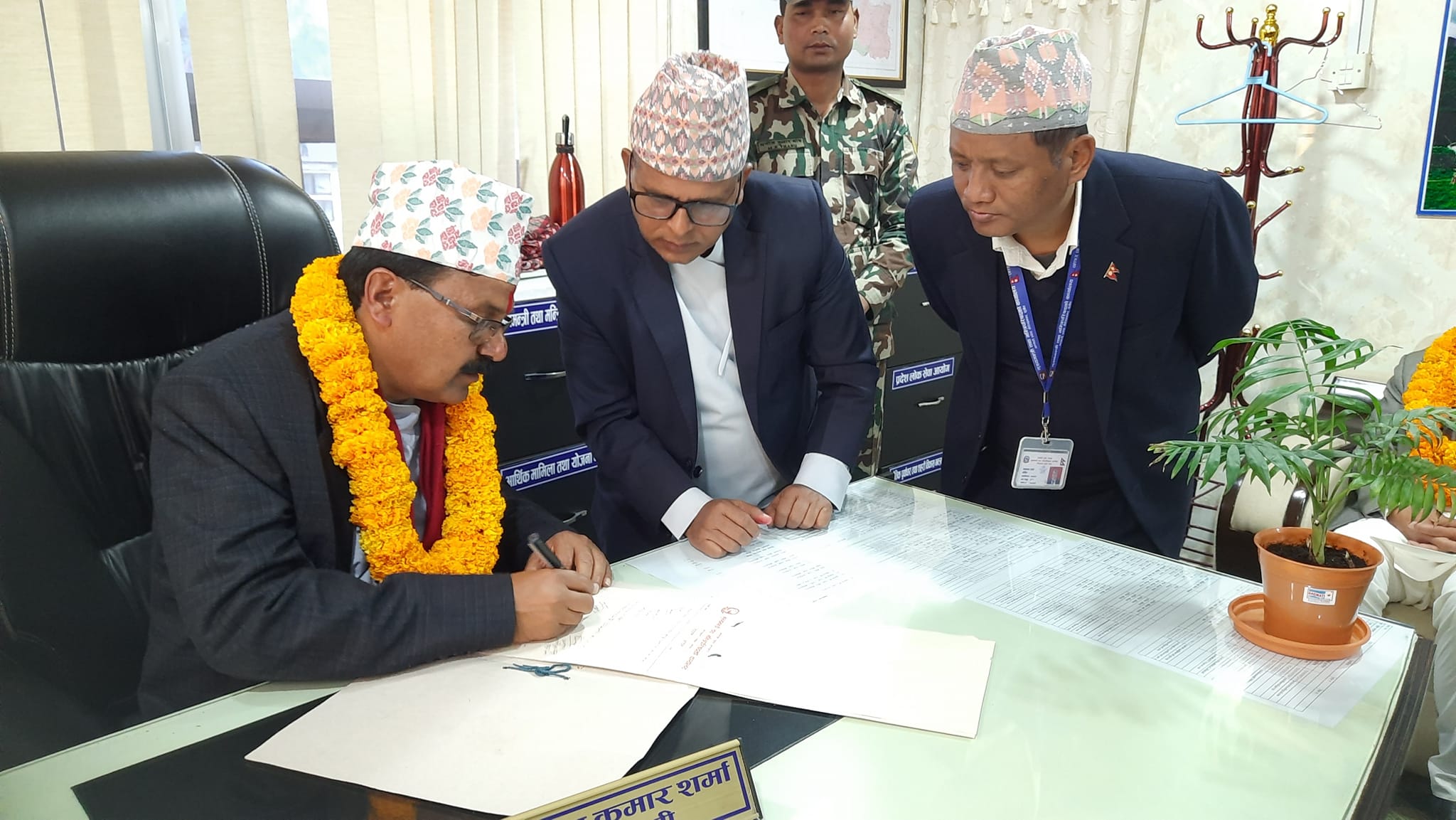 कर्णालीमा मुख्यमन्त्रीको सपथसँगै मन्त्रिमण्डल विस्तार