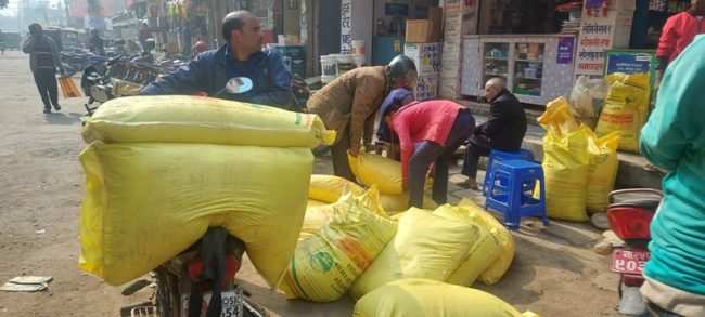 बारामा अवैध रुपमा भित्र्याएको भारतीय मल छ्याप्छ्याप्ती