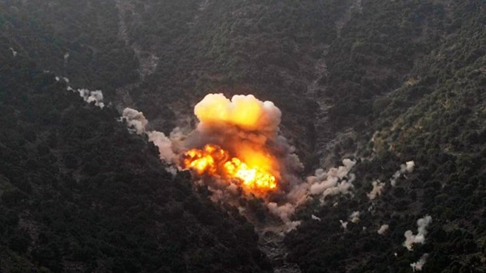 पाकिस्तानले अफगानिस्तानमा हवाई आक्रमण गरेको हो ?