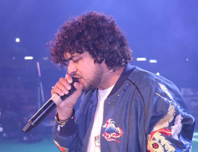 धनकुटा ‘कन्सर्ट’ का घाइतेलाई प्रमोद खरेलले आफ्नो पारिश्रमिकले उपचार गर्ने