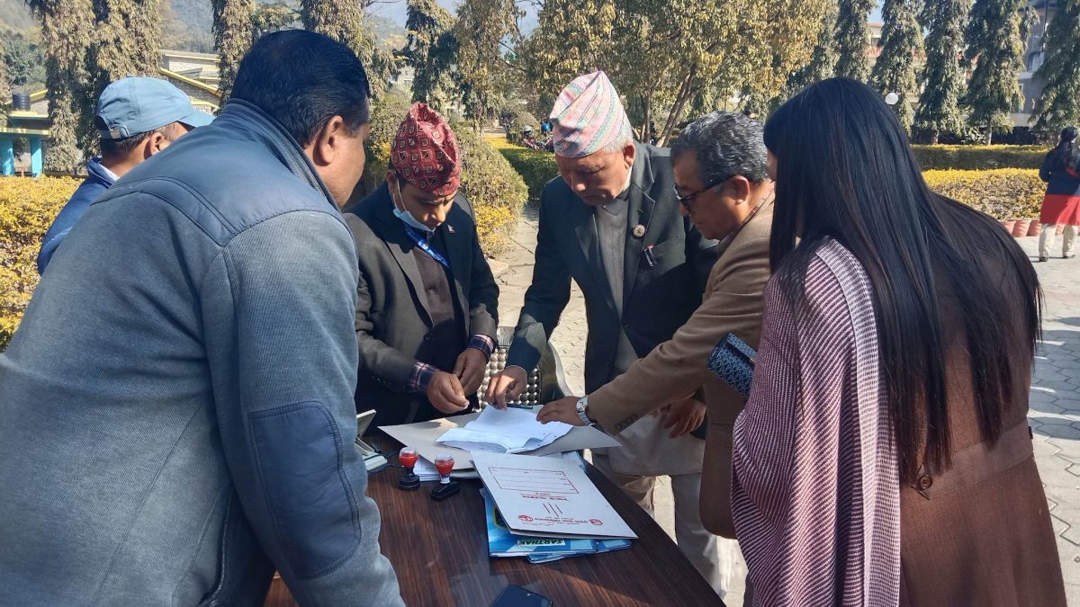 कर्णाली सभामुखमा कांग्रेसबाट पोखरेल र एमालेबाट गुरुङको उम्मेदवारी