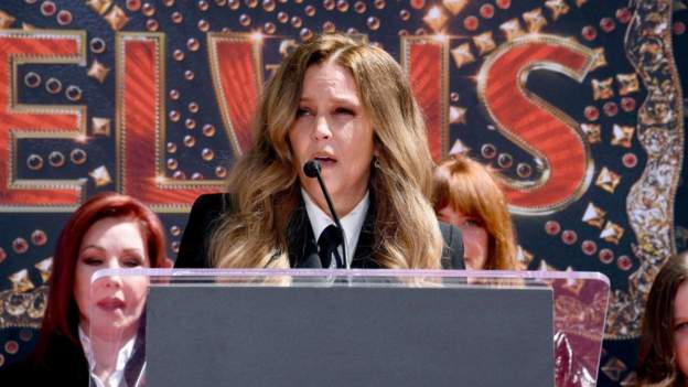 रक एण्ड रोल स्टार एल्विस प्रेस्लीकी छोरी लिसाको ५४ वर्षको उमेरमा निधन