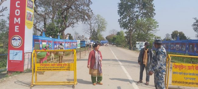 भारतसँग जोडिएका सुदूरपश्चिमका पाँच नाकामा कोरोना परीक्षणलाई तीव्रता