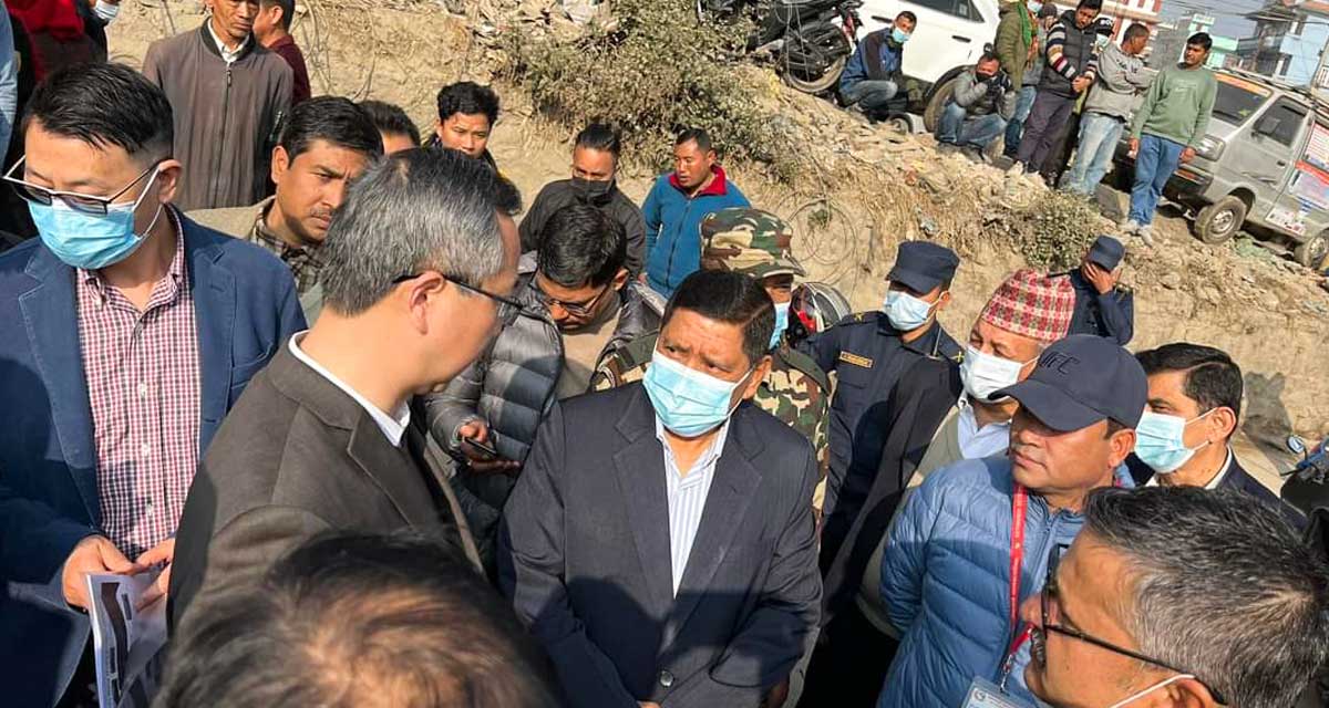 चक्रपथ विस्तारको तयारी, मन्त्री श्रेष्ठ र चिनियाँ राजदूतले गरे निरीक्षण