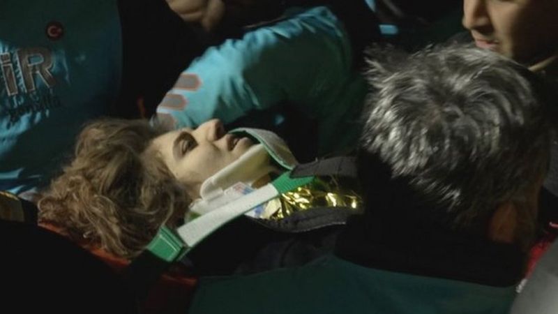 ‘के म साँच्चै जीवित छु?’: भग्नावशेषमा फसेका दिदीबहिनीको उद्धारको भावुक कथा