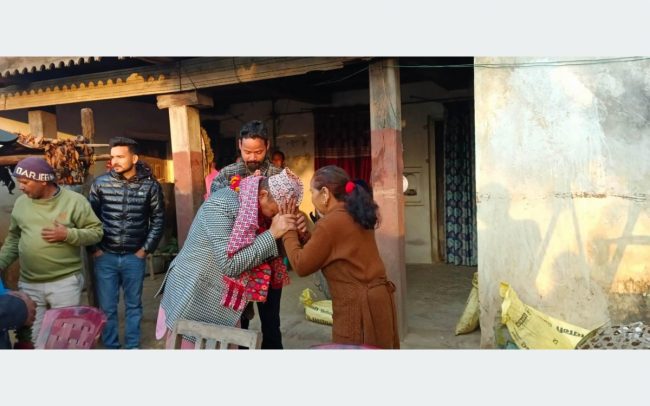 रेशम चौधरीको घरमा मुख्य मन्त्री शाह