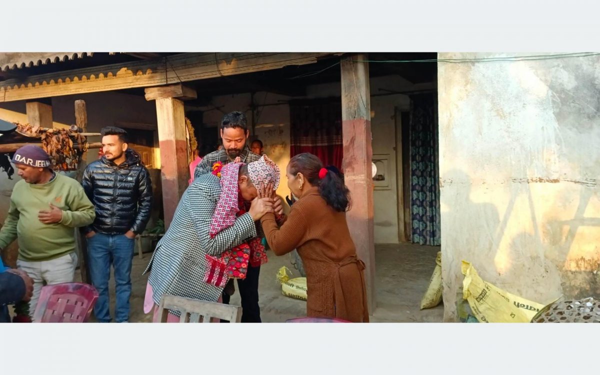 रेशम चौधरीको घरमा मुख्य मन्त्री शाह