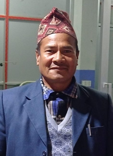 राइनास नगरपालिका- ५ का वडा अध्यक्षले लिए बिपन्न दुई विद्यार्थीको अध्ययन जिम्मेवारी