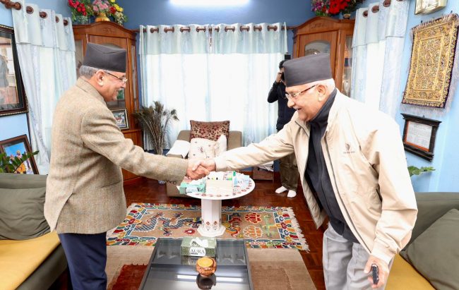 प्रधानमन्त्री प्रचण्ड र एमाले अध्यक्ष ओलीबीच बालकोटमा भेटवार्ता