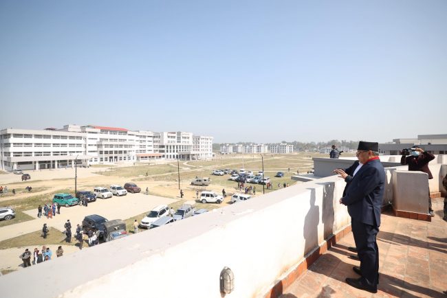 प्रधानमन्त्री कैलालीको गेटा कलेज निरीक्षणमा