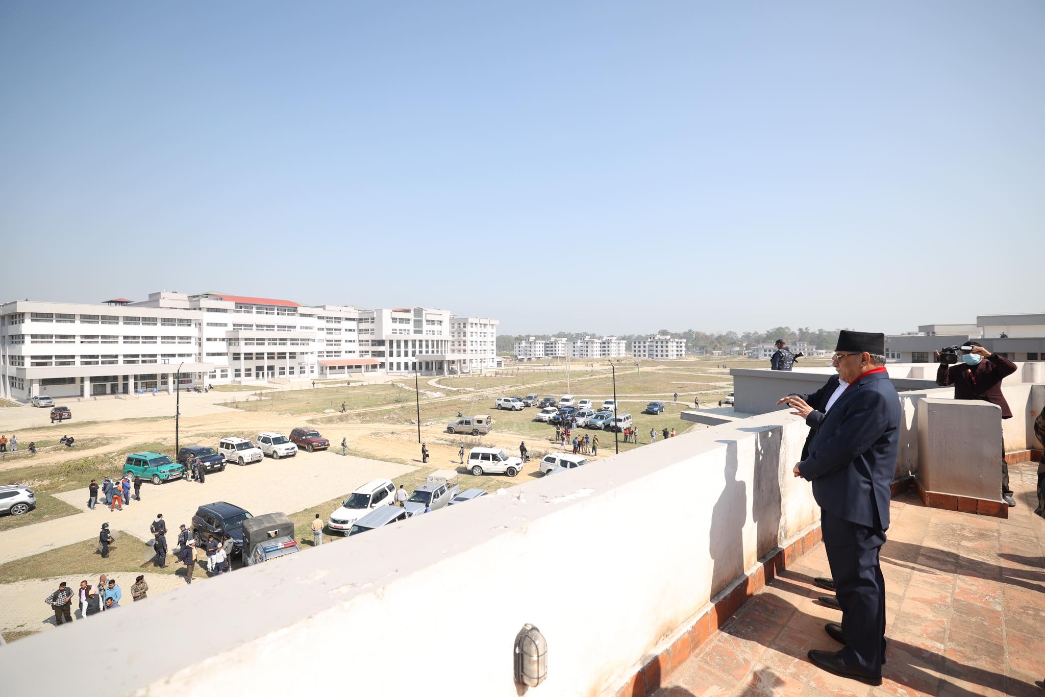 प्रधानमन्त्री कैलालीको गेटा कलेज निरीक्षणमा