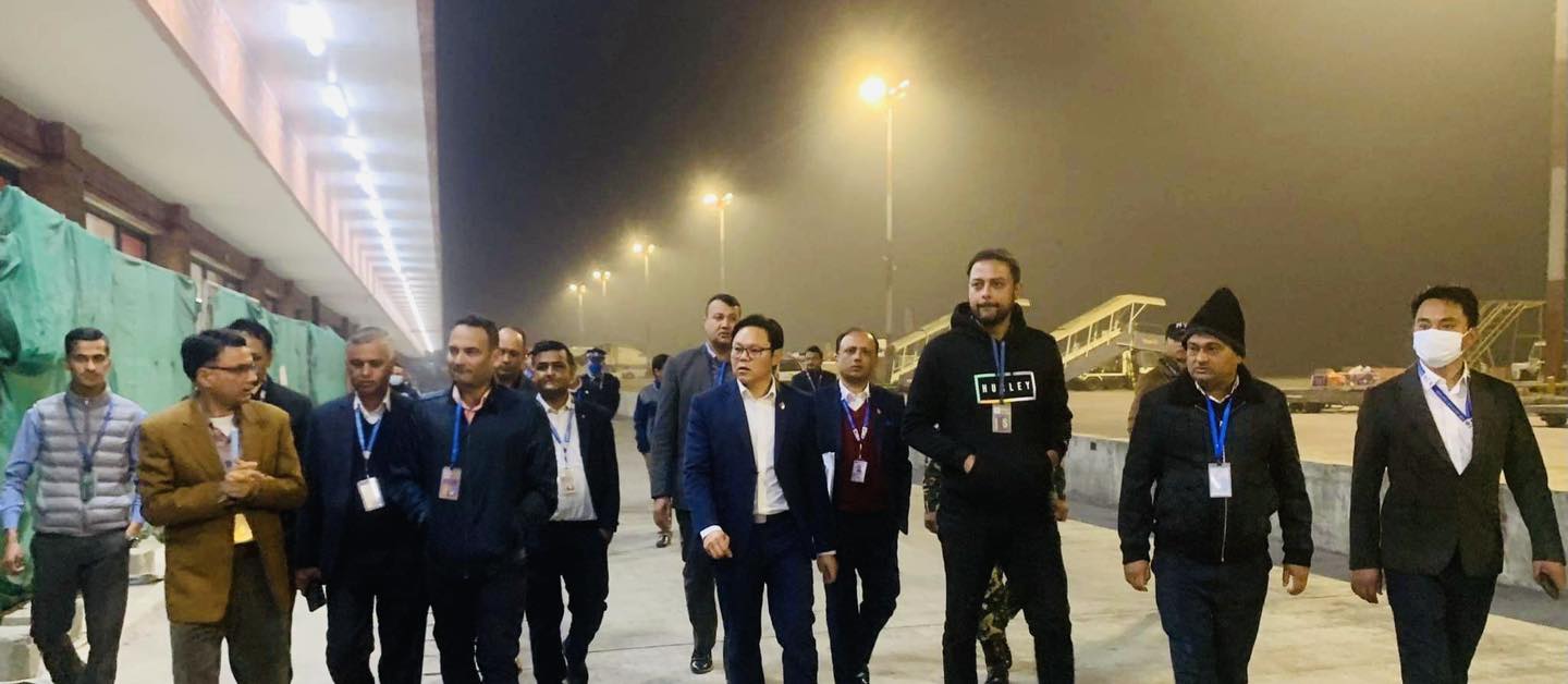 विहान साढे पाँच बजे मन्त्री किराँती विमानस्थल अनुगमनमा पुगेपछि…