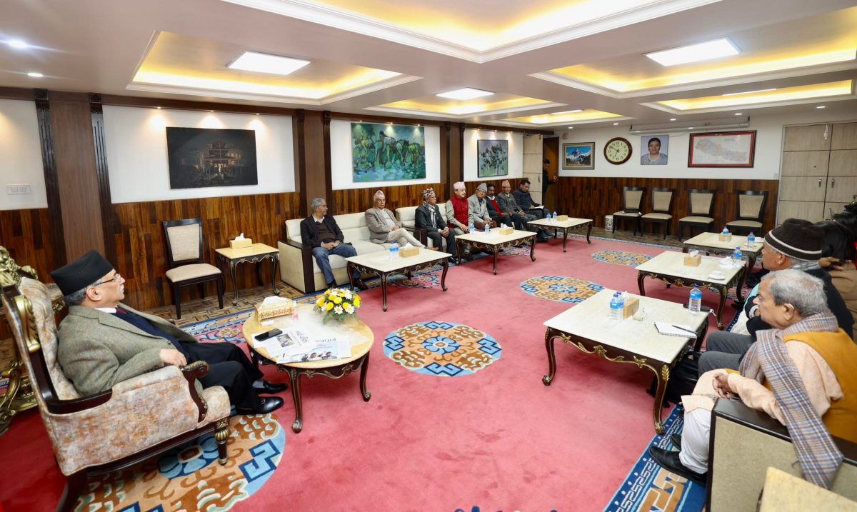 प्रधानमन्त्री निवासमा ८ दलीय नयाँ गठबन्धनको बैठक जारी