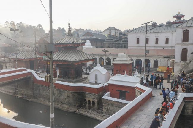 महाशिवरात्रि नजिकिँदै गर्दा पशुपतिमा रंगरोगन (फोटो फिचर)