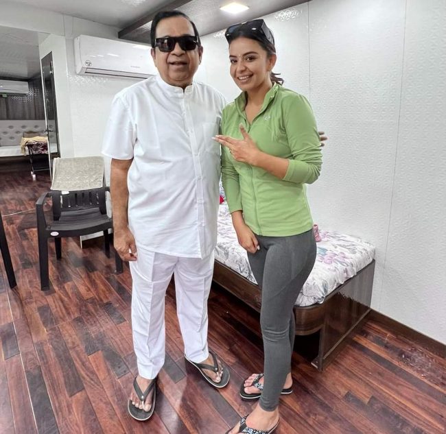 अभिनेत्री निता ढुंगानाले सार्वजनिक गरिन् आफ्नो चलचित्रमा काम गर्ने भारतीय कलाकारको तस्बिर