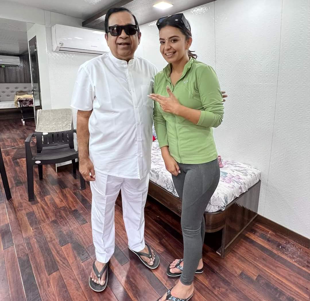 अभिनेत्री निता ढुंगानाले सार्वजनिक गरिन् आफ्नो चलचित्रमा काम गर्ने भारतीय कलाकारको तस्बिर