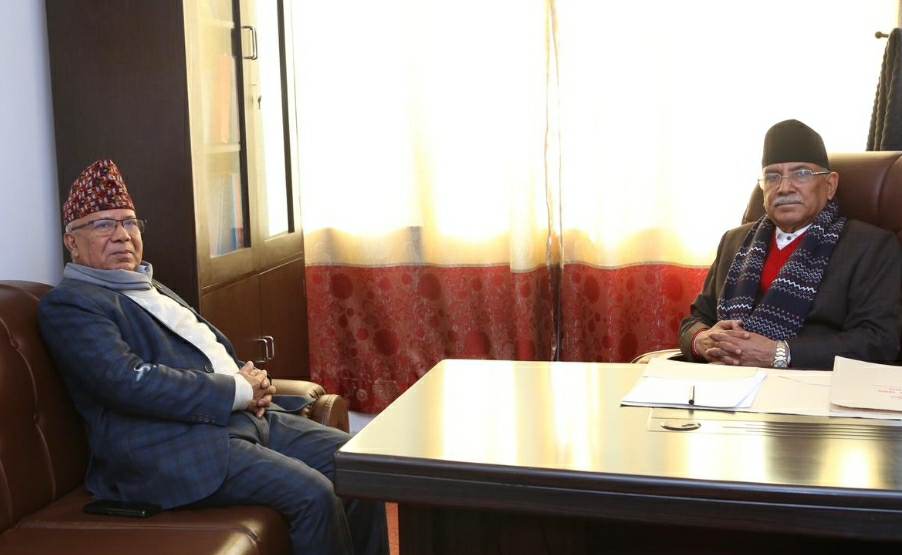 प्रधानमन्त्री प्रचण्ड र माधव नेपालबीच भेटवार्ता