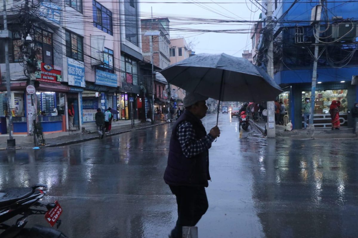 एक्कासी परेको पानीले सर्वसाधारणमा अन्यौल (फोटोफिचर)