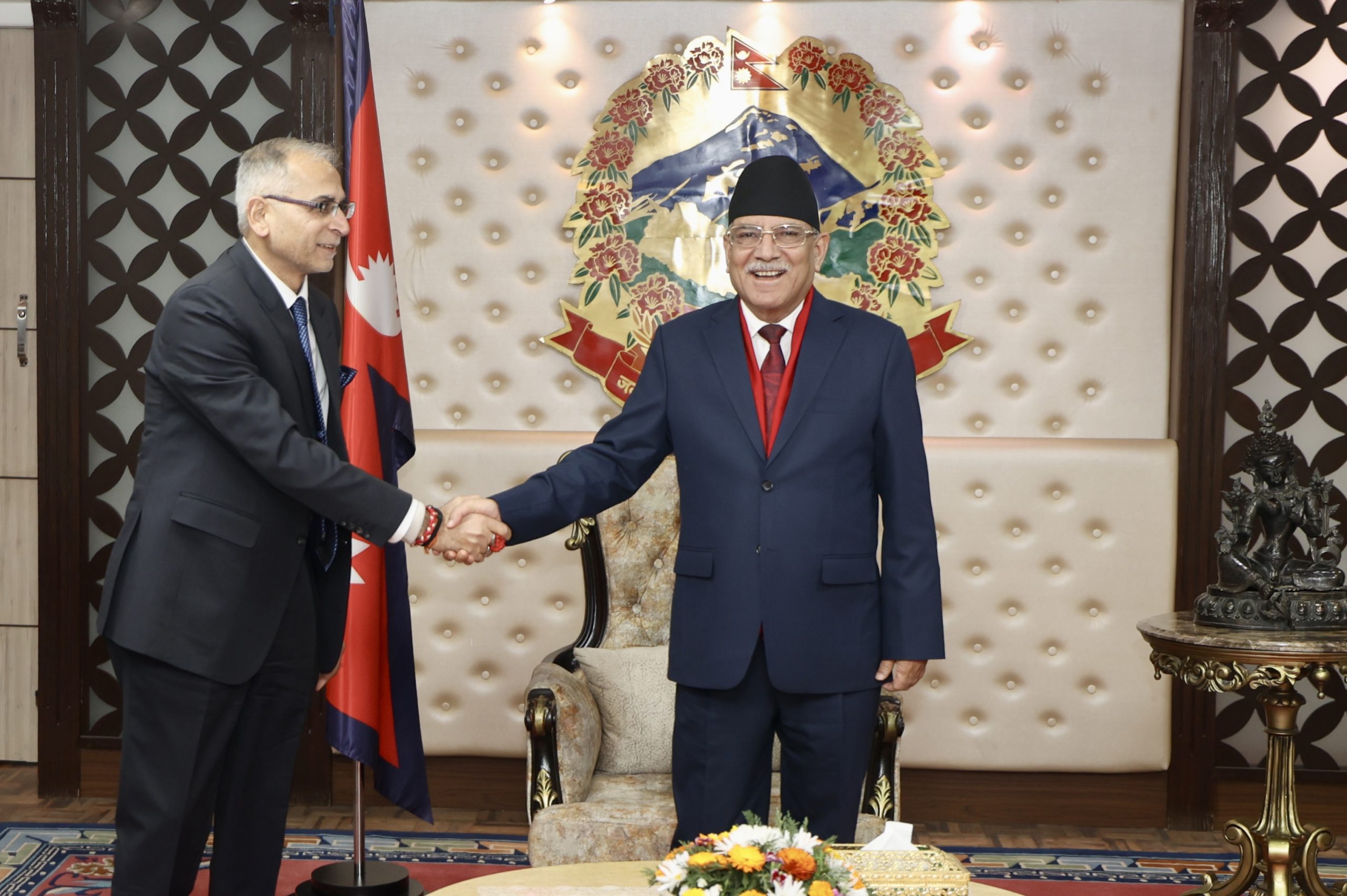 भारतसामु घुँडा टेक्न प्रधानमन्त्री दाहालको गोप्य मन्त्रणा