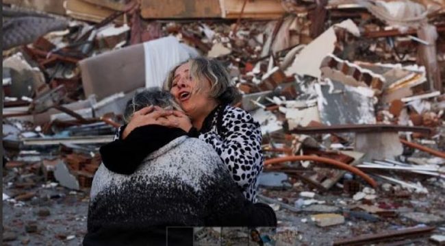 भूकम्पले पीडित टर्कीका नागरिकहरूका लागि आफ्नाहरू नै बने दुश्मन !