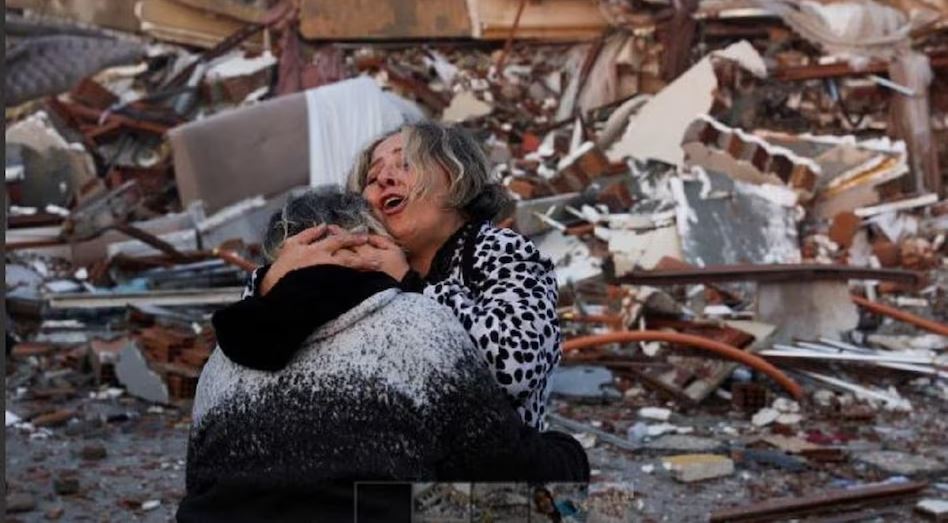 भूकम्पले पीडित टर्कीका नागरिकहरूका लागि आफ्नाहरू नै बने दुश्मन !