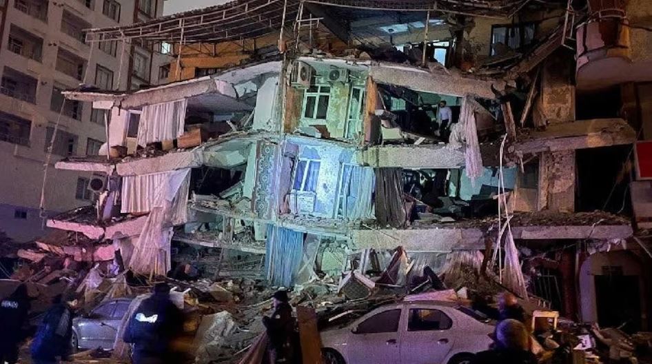 टर्कीमा शक्तिशाली भूकम्प, सेकेन्डमै भत्कियो कैयौं तलाको भवन, हेर्नुहोस् डरलाग्दो भिडियोहरू