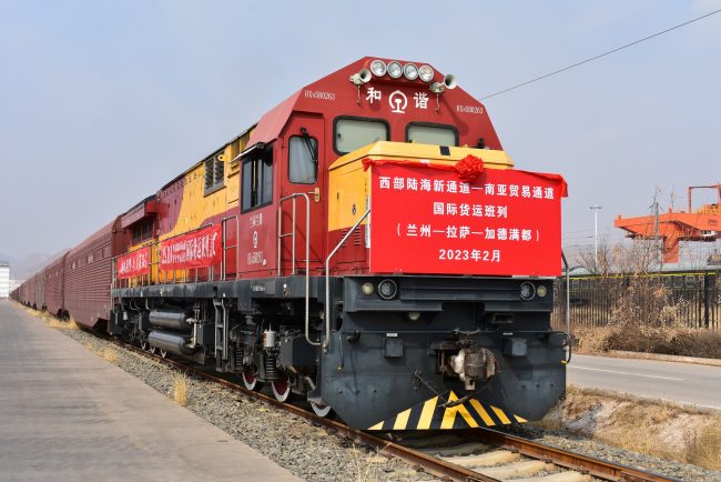 नेपाल र चीनबीच पहिलो पटक रेल सेवा सुरु, चीनबाट काठमाडौंका लागि रेल हिँड्यो