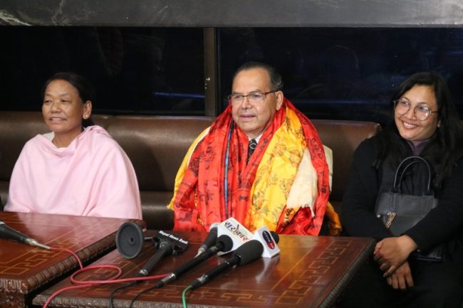 नेता खनाल स्वदेश फिर्ता