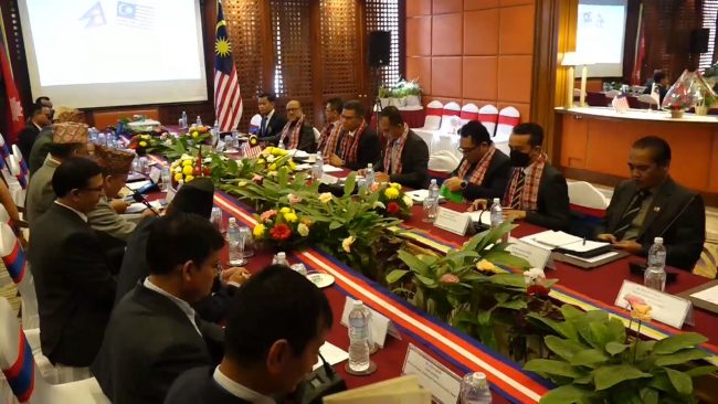 श्रममन्त्री अर्याल र मलेसियाका गृहमन्त्री नासुसनबीच भेटवार्ता