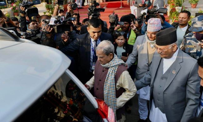 देउवाको काउण्टरमा ओलीको खेल, संसदबाटै बालकोट लगिए ठाकुर