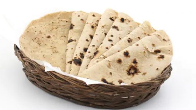 बासी रोटी तपाईका लागि औषधीको काम गर्न सक्छ, जान्नुहोस् यसका फाइदाहरु