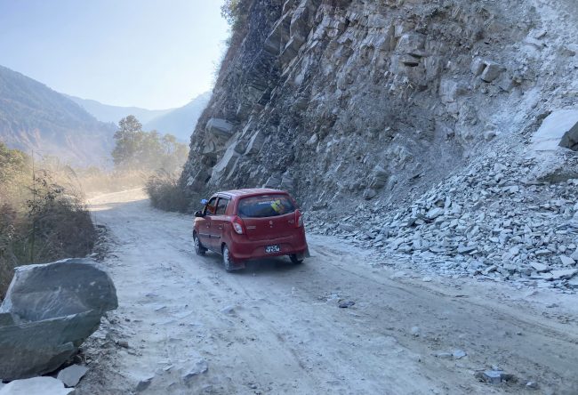 बागलुङ-बेनी सडक जीर्ण