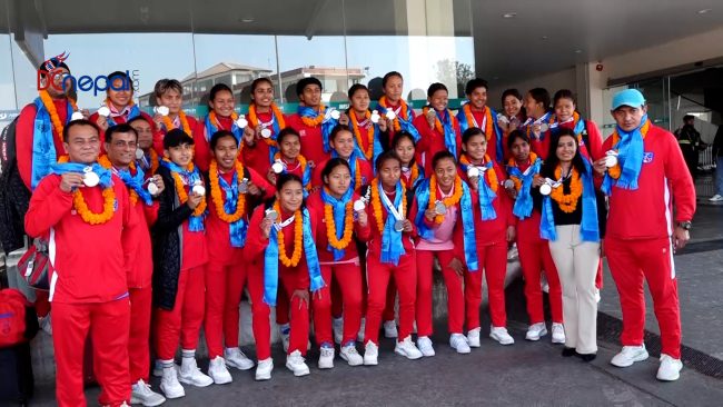 उपविजेता बनेको नेपाली टोली स्वदेश फर्किए (भिडियोसहित)