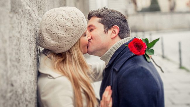 थाहा पाउनुहोस् चुम्बनका अचम्मका फाइदाहरु