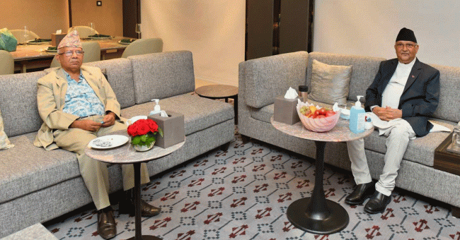 माधव नेपाललाई राष्ट्रपति बनाएर संसदमा ठूलो दल बन्ने ओलीको दाउ