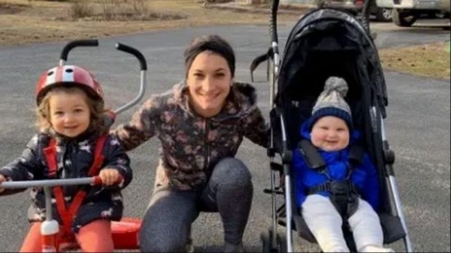 महिलाले आफ्ना दुई बच्चाको हत्या गरिन्, तेस्रोको घाँटी थिचिन्, त्यसपछि…