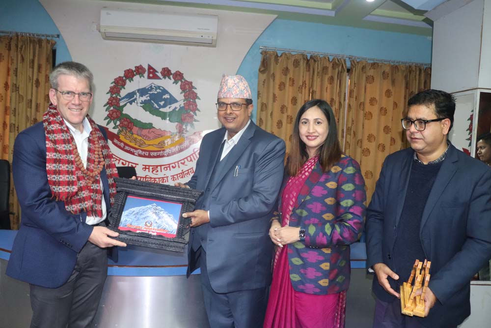 विराटनगर महानगर प्रमुख कोइराला र अमेरिकी राजदूत थोम्सनबीच भेटवार्ता