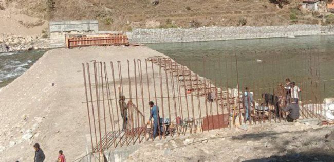 ६ वर्षदेखि सानीभेरी नदीको गाराघाट पुल अलपत्र