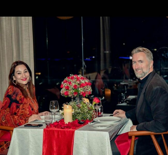 पूर्व बैंकर रविना देशराजले गरिन् प्रेमीसँग इन्गेजमेन्ट