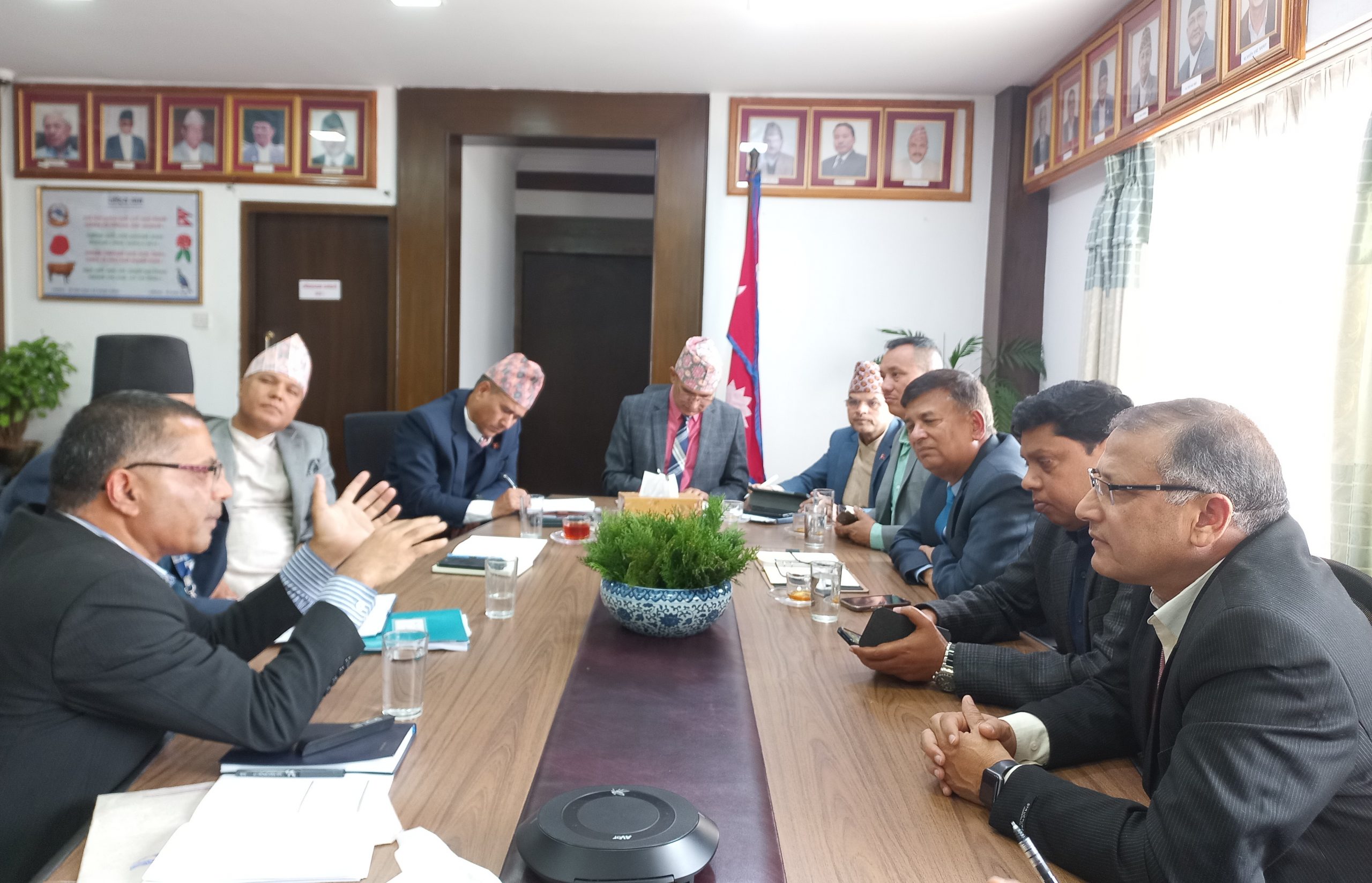 लघुवित्तहरूले सेवा शुल्कबापतको १ अर्ब ६० करोड रुपैयाँ एक हप्ताभित्र फिर्ता गर्ने