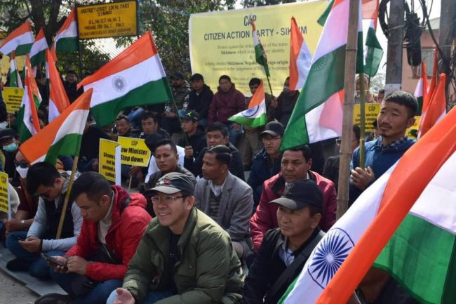 नेपाली भाषीलाई ‘बिदेशी’ भनेको भन्दै सिक्किमा आन्दोलन, ४८ घन्टे धर्ना जारी