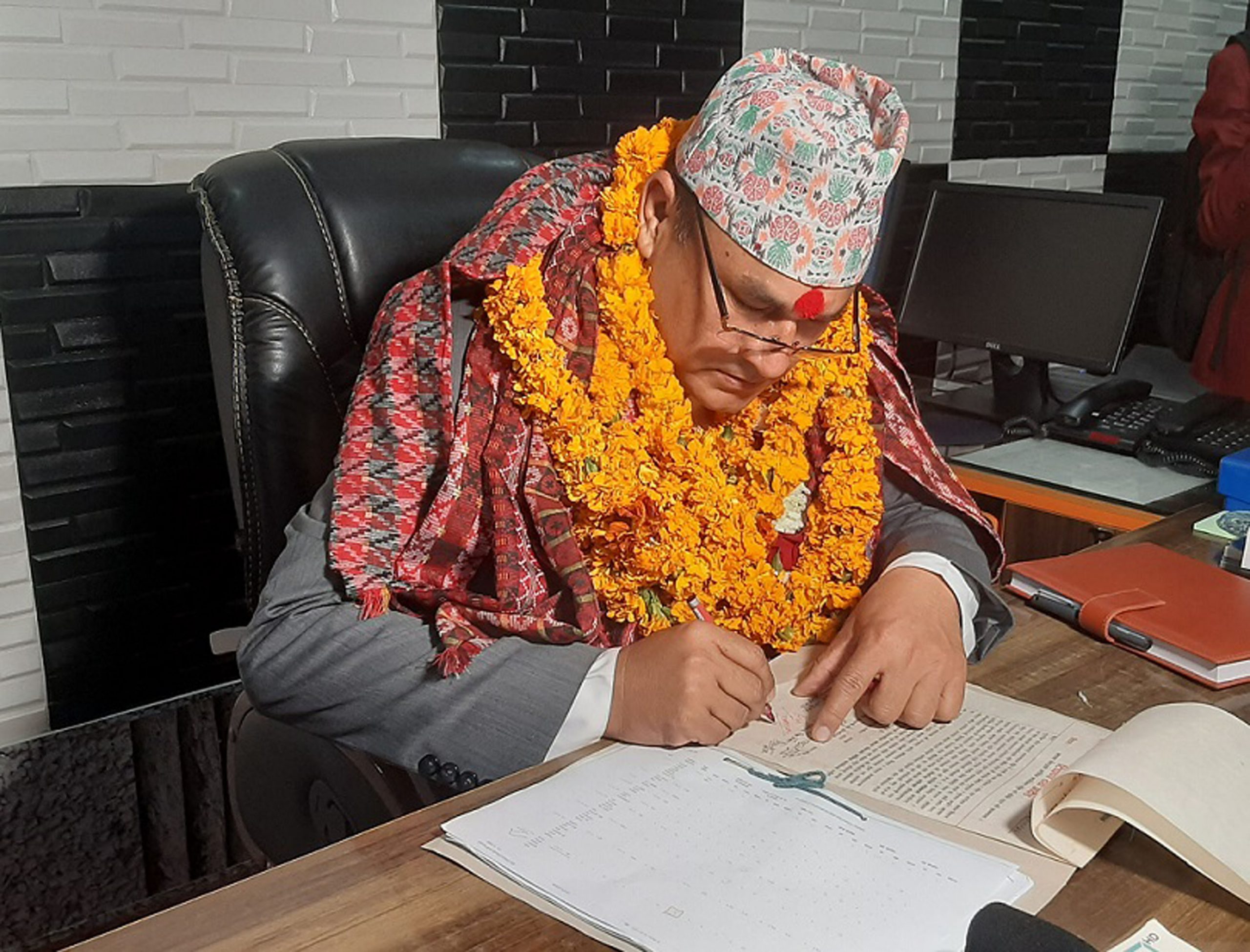 स्थिर सरकारका लागि सबैसँग छलफल गरिनेछ : नवनियुक्त मुख्यमन्त्री शाह