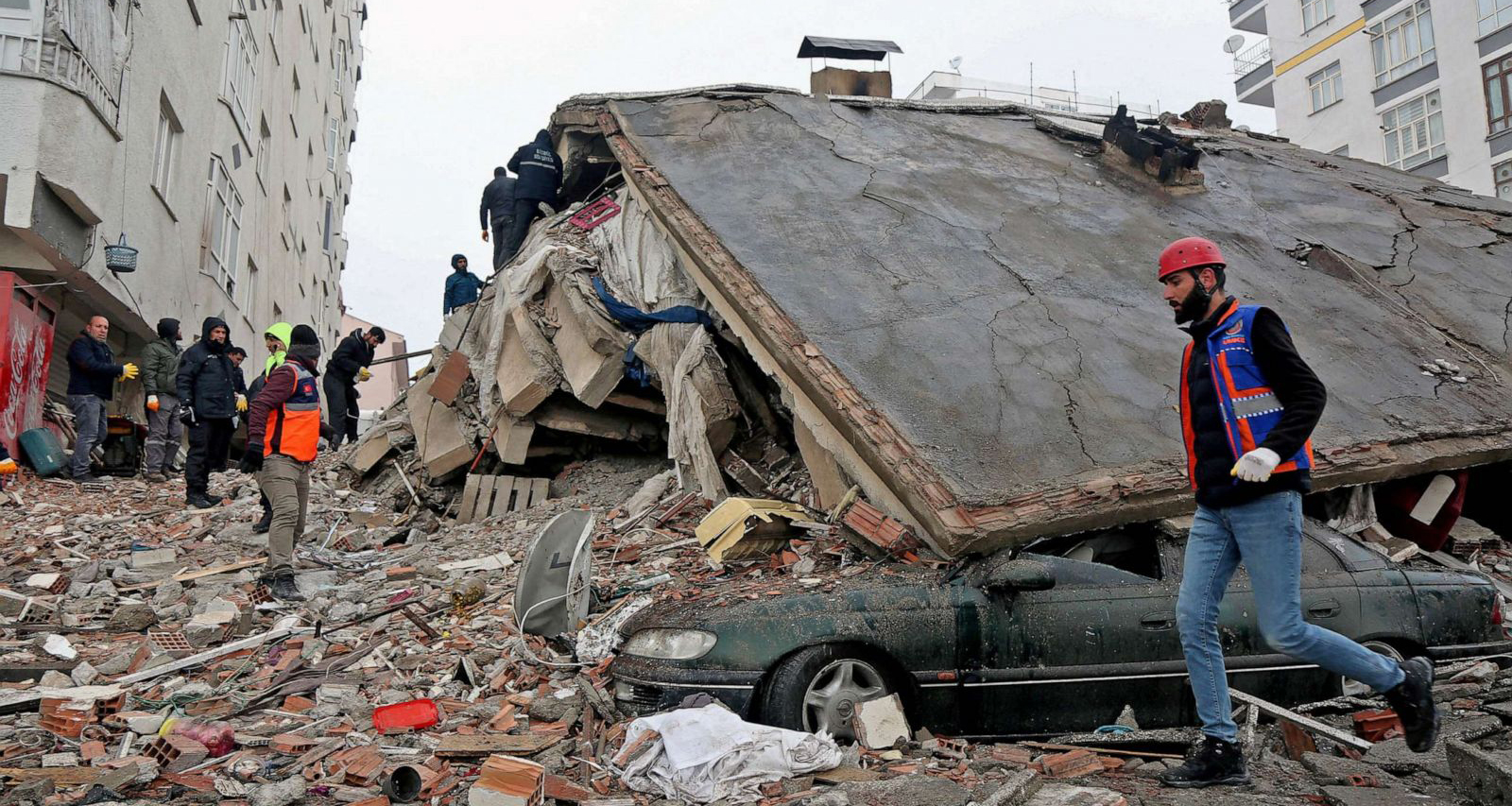 टर्की र सिरियामा गएको भूकम्पमा मृत्यु हुनेको सङ्ख्या ३५ हजारभन्दा बढी पुग्यो