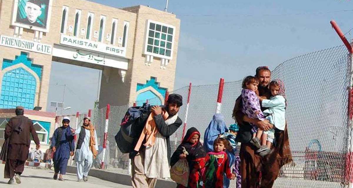 पाकिस्तानबाट तीन हजार अफगान शरणार्थी फर्किए