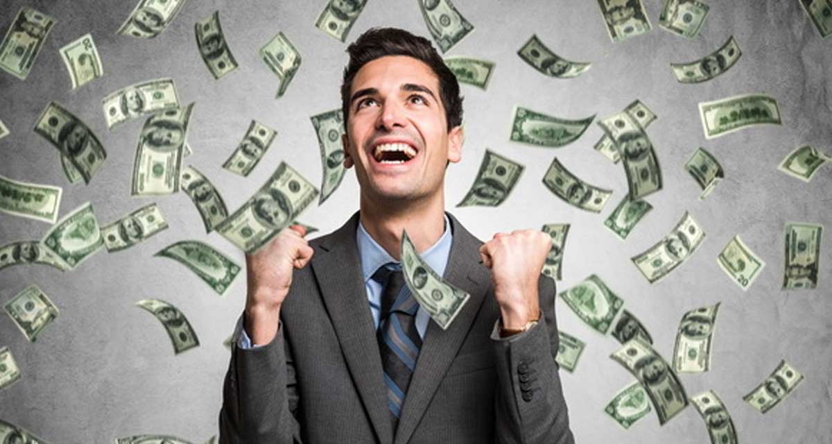 १०० रुपैयाँलाई तीन भागमा बाँड्नुहोस्, तपाई पनि बन्नुहुनेछ करोडपति ! थाहा छ कसरी?