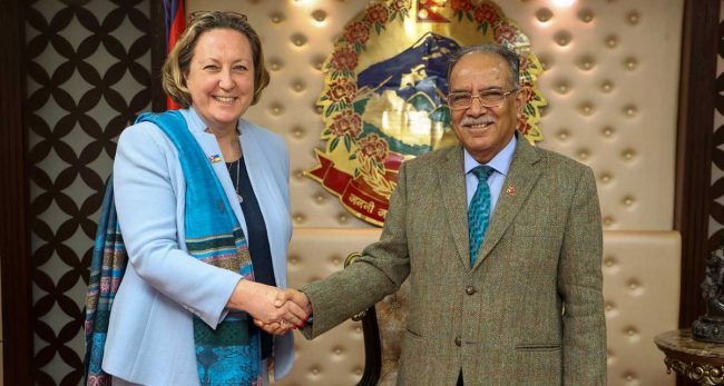 प्रधानमन्त्री दाहालसँग बेलायती राज्यमन्त्री ट्रेभेलियनको भेटवार्ता