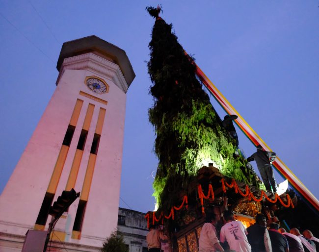 सेतो मच्छिन्द्रनाथ जात्राको पहिलो दिन: जनाबहालदेखि पाठशाला हुँदै असन (फोटो फिचर)