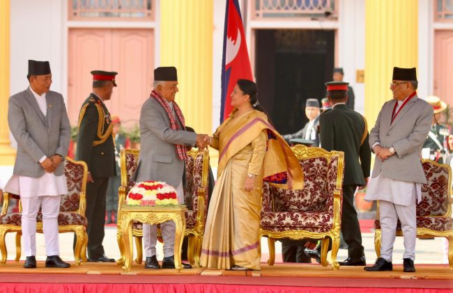 तस्वीरमा हेर्नुस् राष्ट्रपति रामचन्द्र पौडेलकाे शपथग्रहण