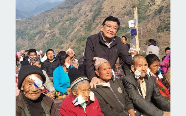 दुर्गम गाउँका ७० जना मोतियाविन्दुका बिरामीको शल्यक्रिया